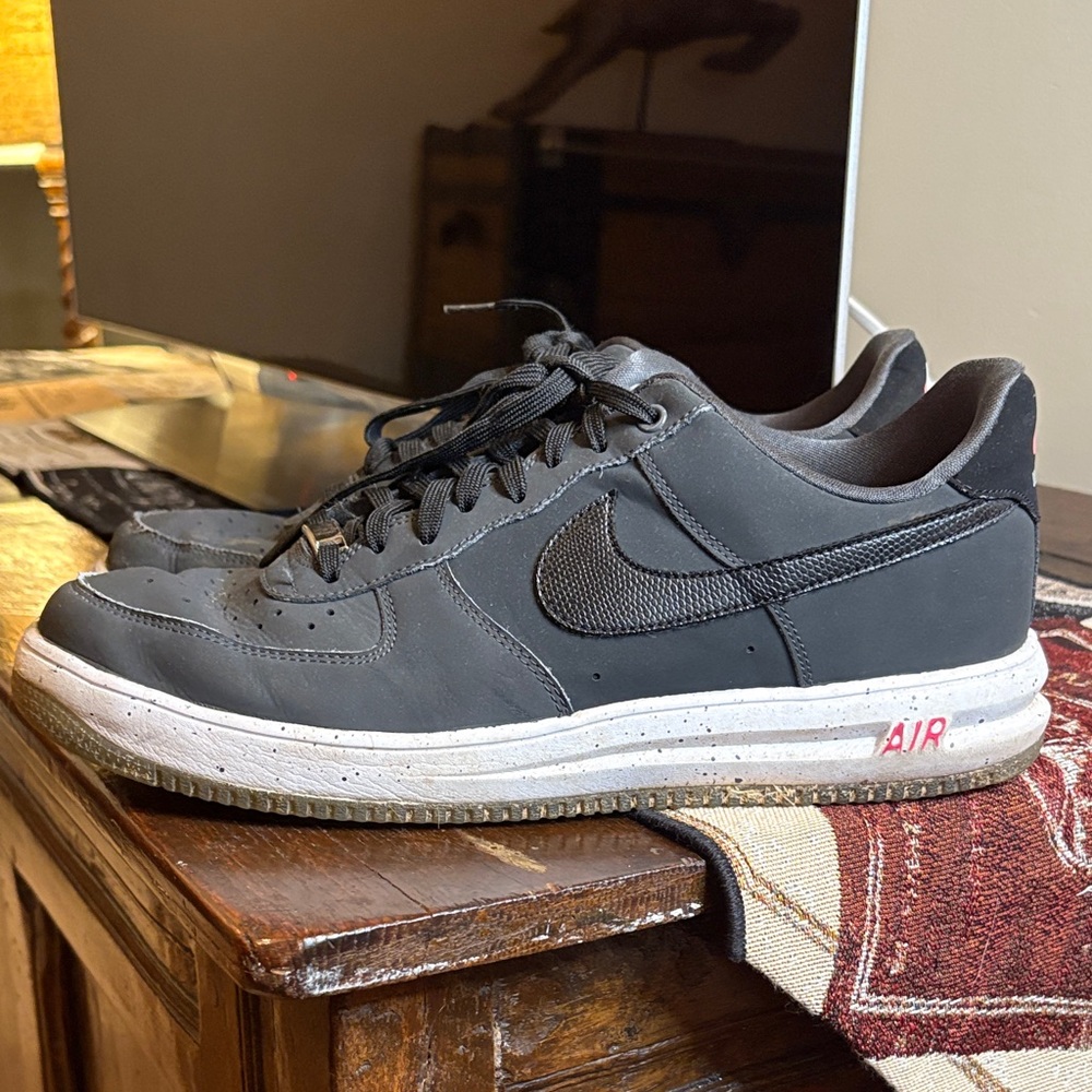 Nike Air Black and Gray Men's Athletic Shoes